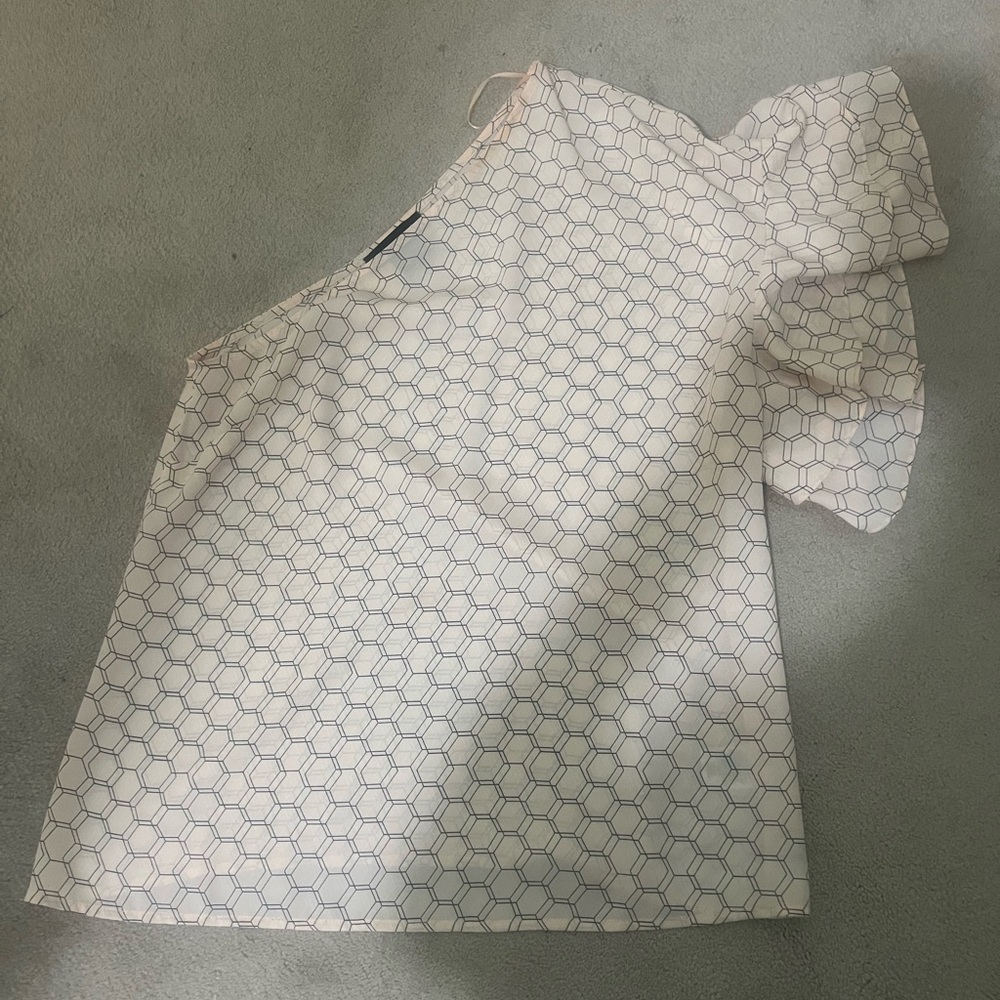 Elegant White Geometric Women's Top